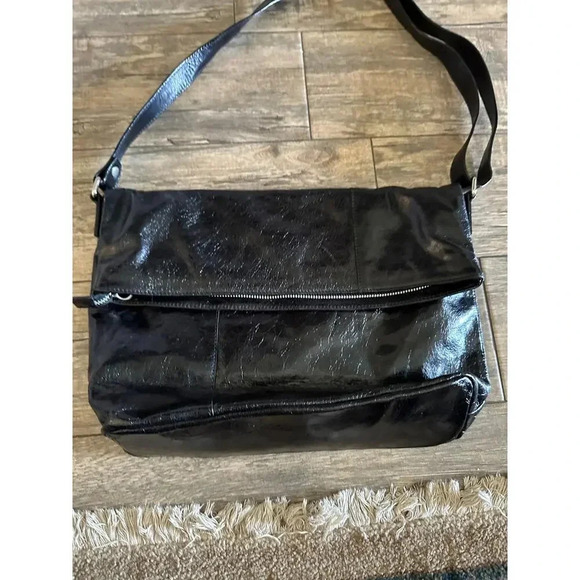 Garnet Hill Black Shiny Leather Hobo Shoulder Handbag - Picture 2 of 13